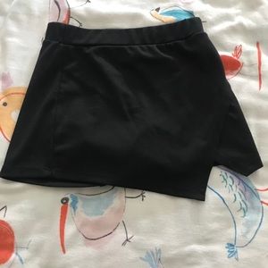 Black skort